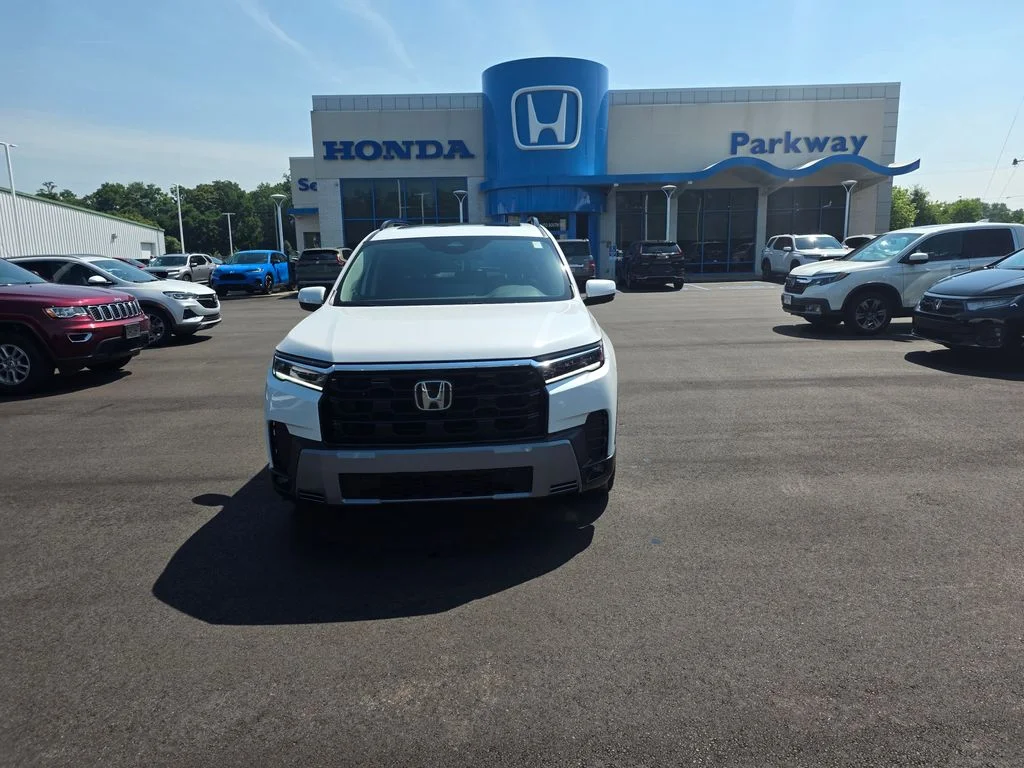 New 2026 Platinum White Pearl Honda Touring image 8