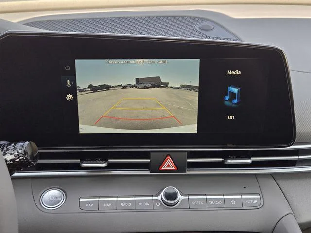 2025 Hyundai Elantra Blue - Photo 18