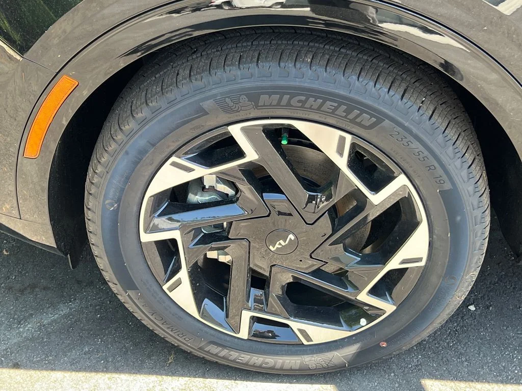 Certified Used 2025 Black Kia SX-Prestige image 12