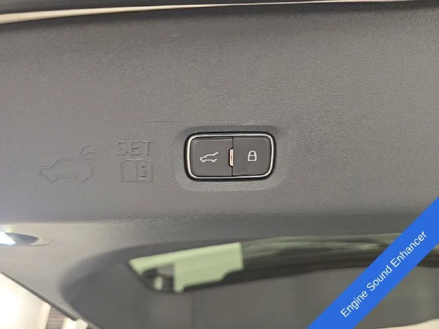 New 2026 Star White Metallic Tri-Coat Ford MAX Platinum® image 26