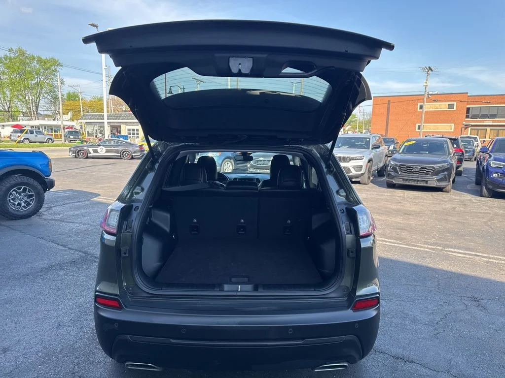 Used 2021 Green Jeep Latitude Lux image 42