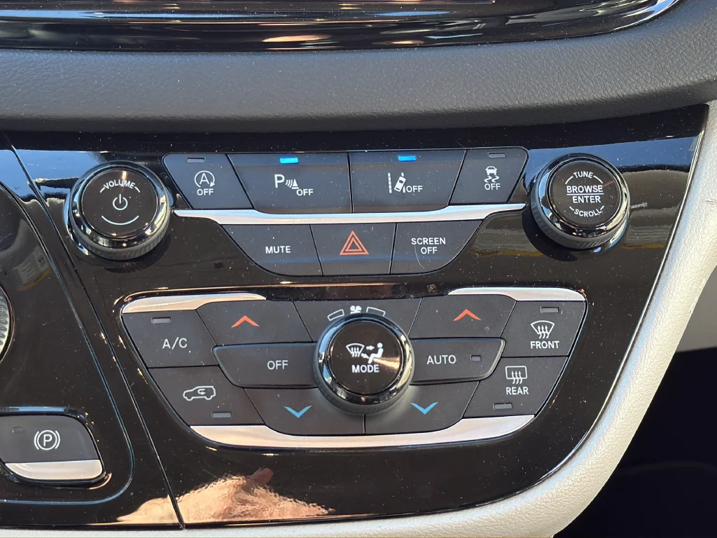 Used 2023 White Chrysler Touring L image 18