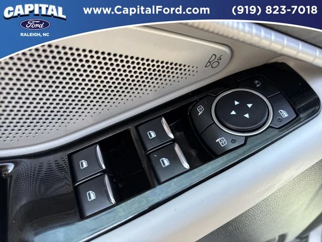 Used 2025 White Ford Platinum image 21