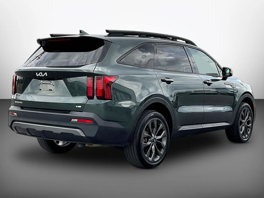 Used 2023 Green Kia X-Line EX image 6