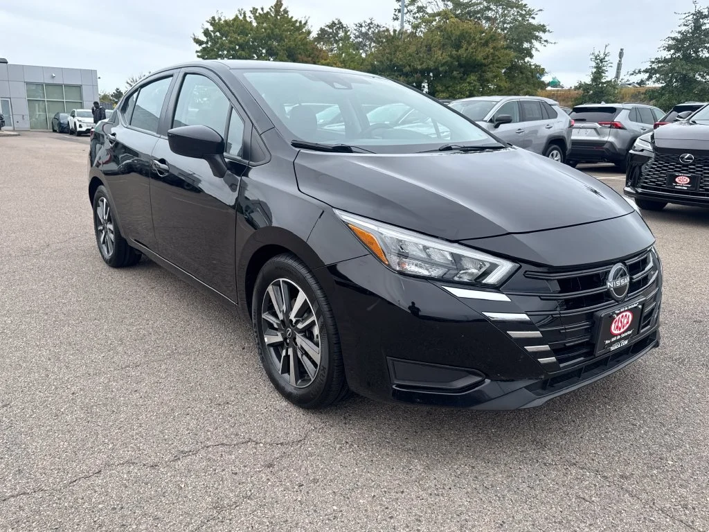 Used 2025 Black Nissan 1.6 SV image 9
