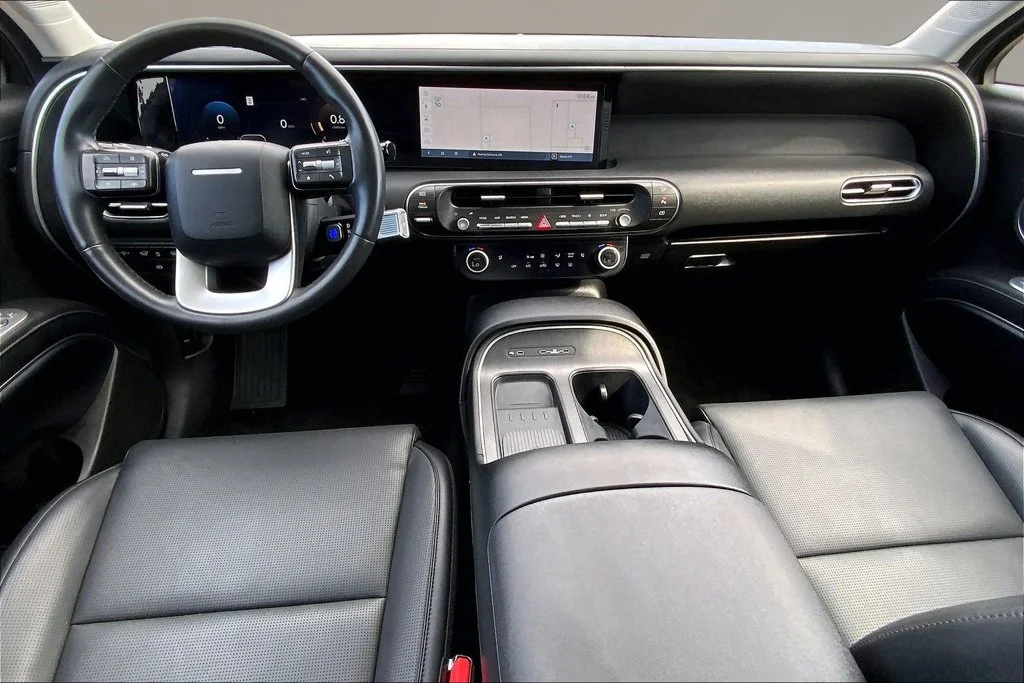 Used 2026 Titan Green Hyundai SEL image 15