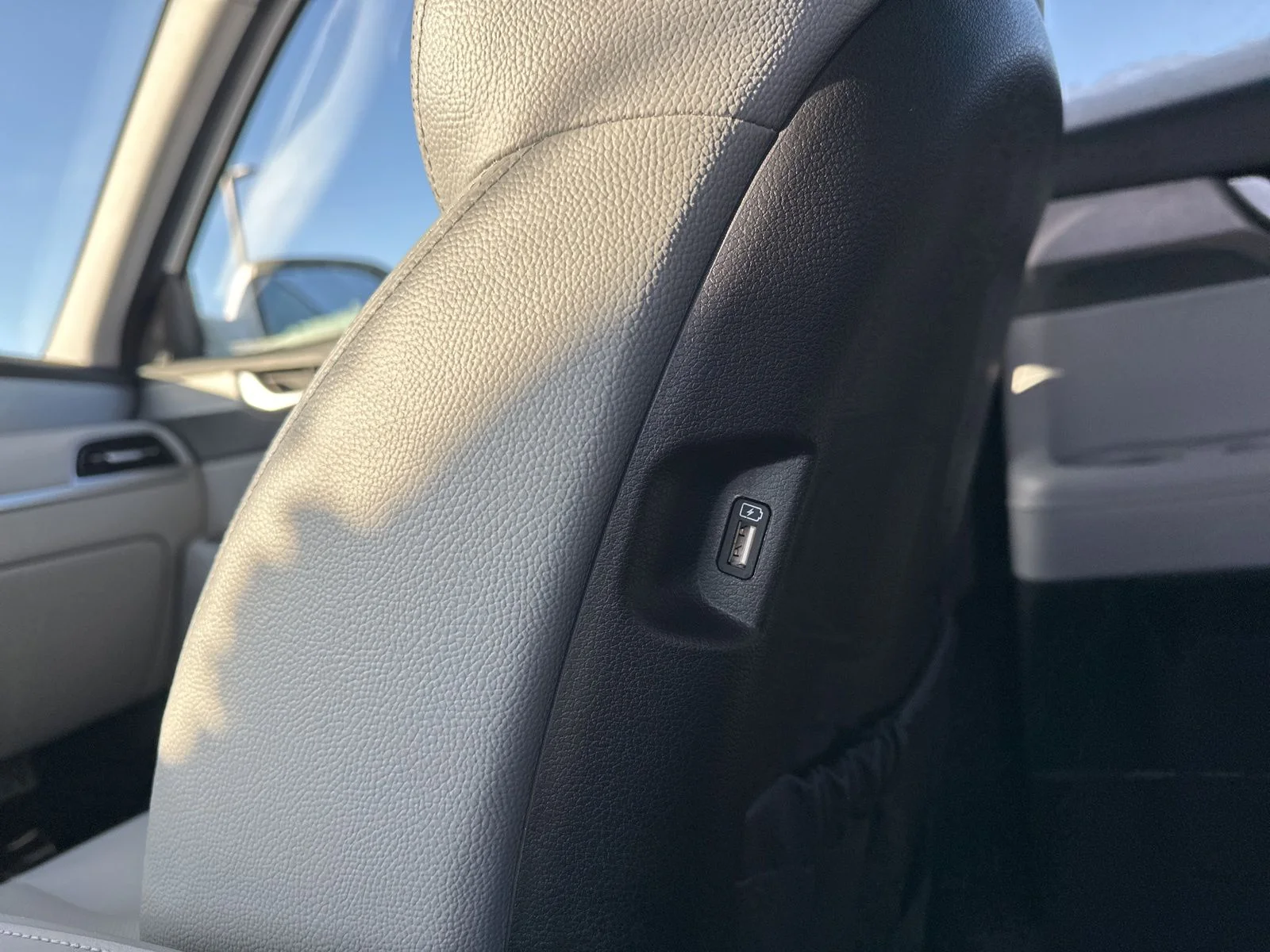 Used 2021 White Hyundai SEL image 22