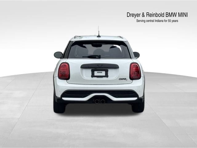 2024 Mini Cooper 4 Door Hardtop Iconic photo 4