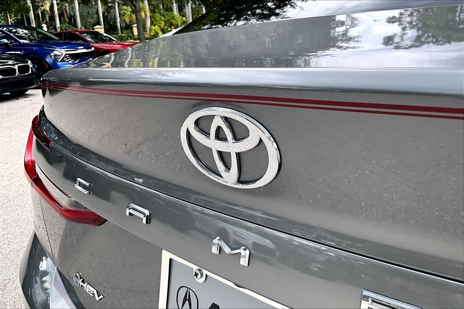 Used 2025 Heavy Metal Toyota XLE image 31