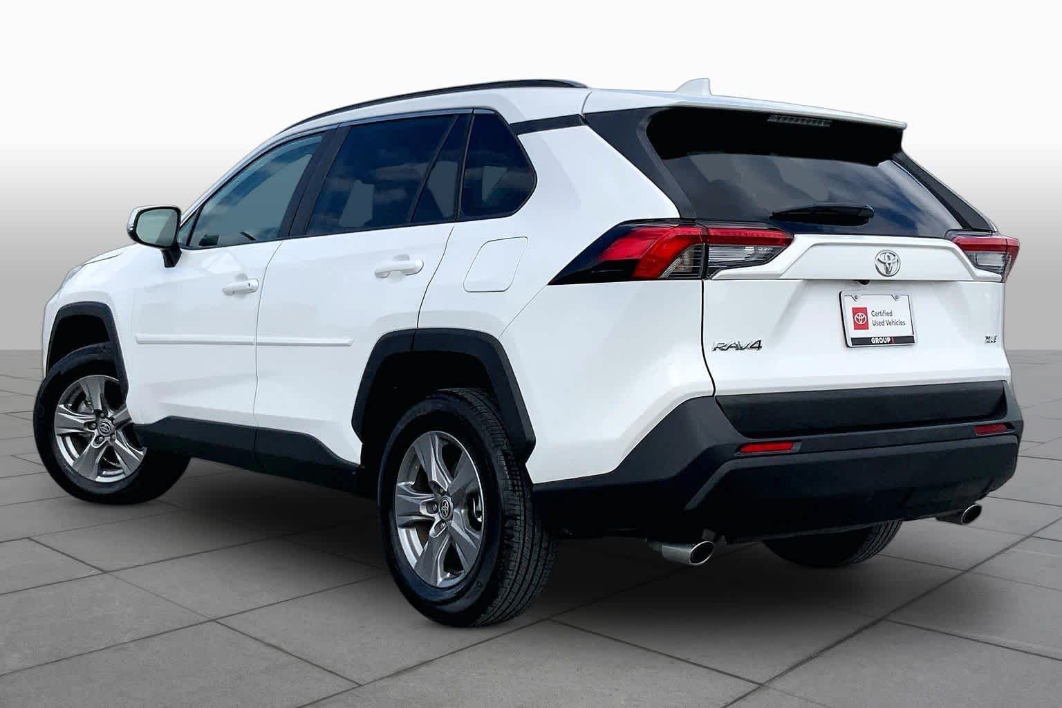 Used 2025 Ice Cap Toyota XLE image 12