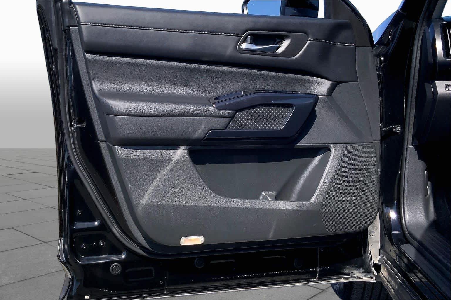 Used 2022 Super Black Nissan SV image 21