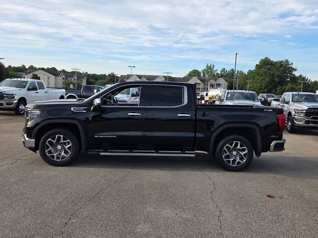 Used 2022 Black GMC SLT image 4