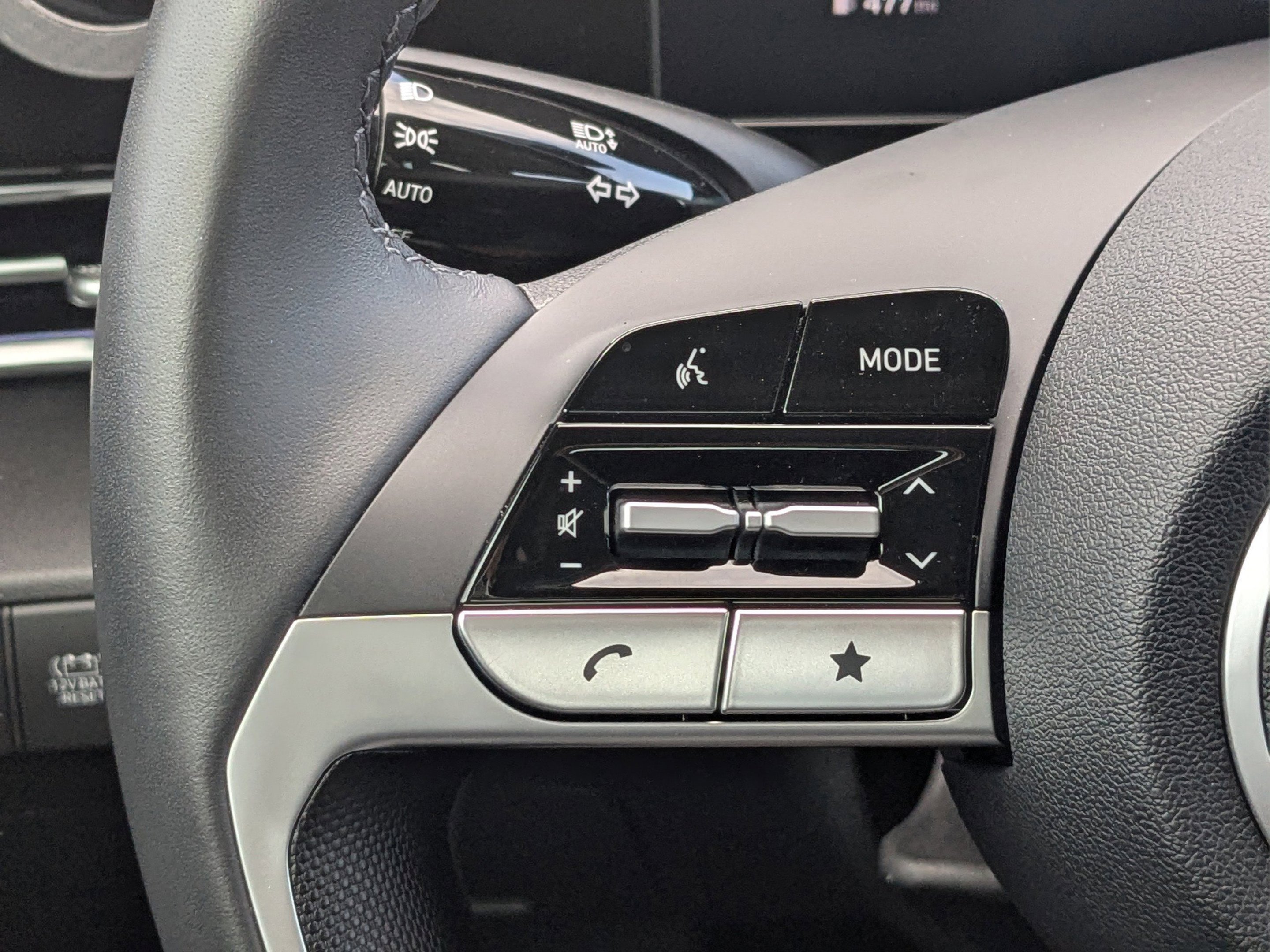 2024 Hyundai Elantra Limited - Photo 26
