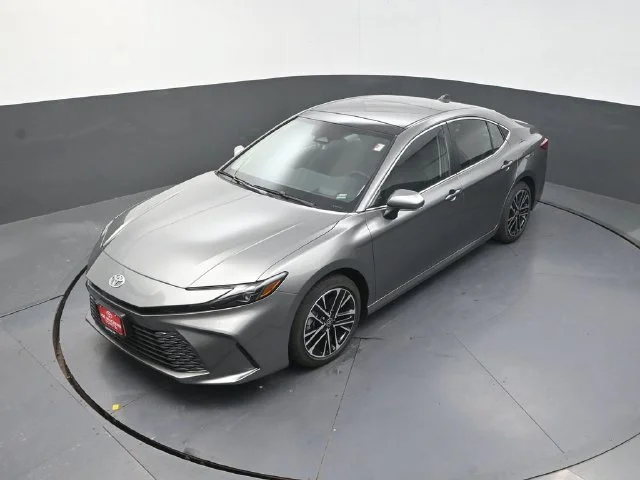 Used 2026  Toyota XLE image 25
