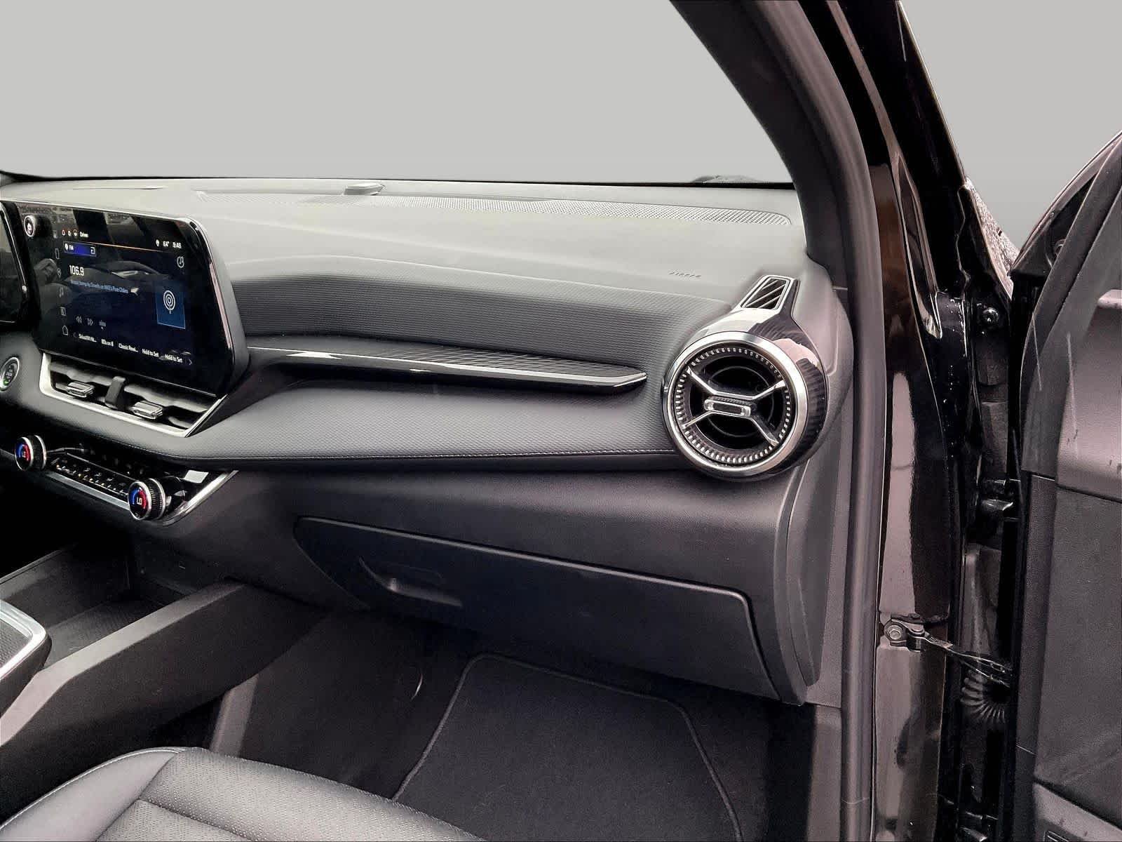 2025 Chevrolet Equinox LT - Photo 28