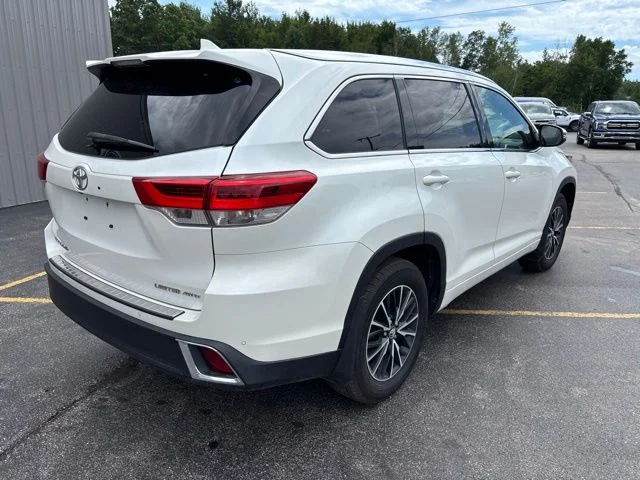 Used 2018 Blizzard Pearl Toyota Limited image 7
