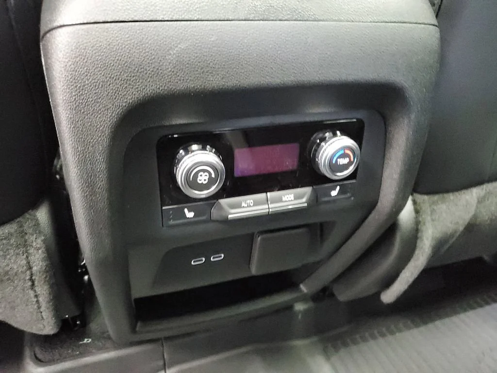 2026 GMC Acadia Denali - Photo 29