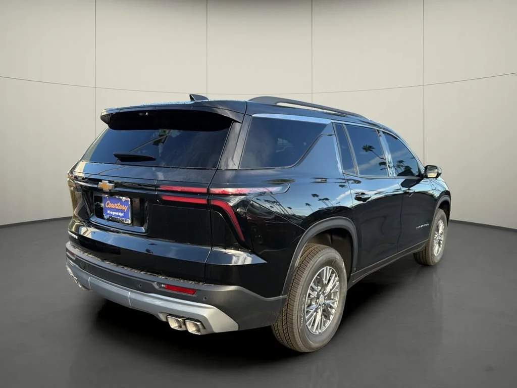 New 2027 Mosaic Black Metallic Chevrolet LT image 7