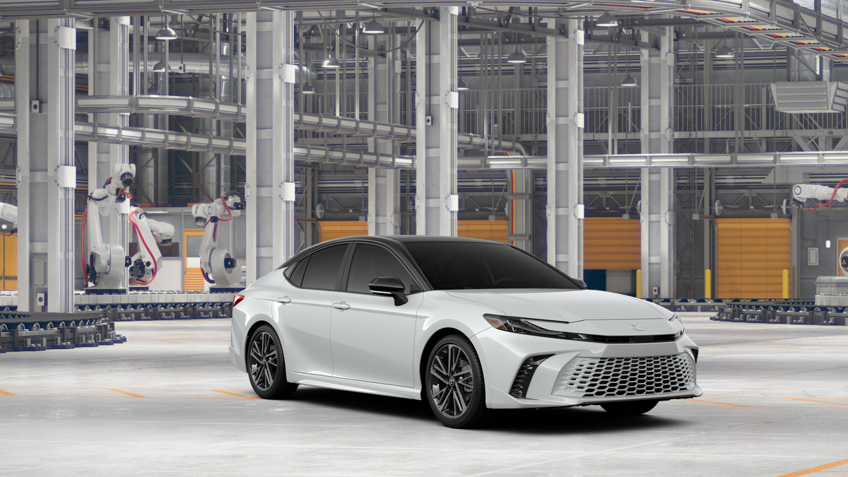New 2026 Wind Chill Pearl with Midnight Black Metallic roof Toyota XSE image 15