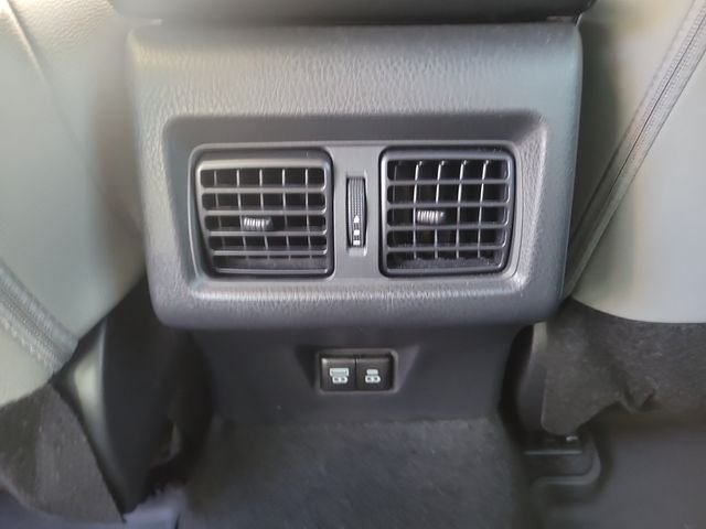 Used 2025  Toyota SE image 13