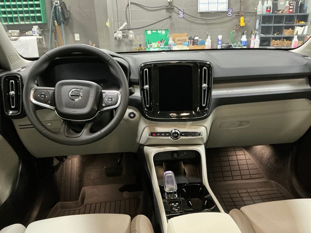 New 2026 Black Volvo B5 Ultra image 13