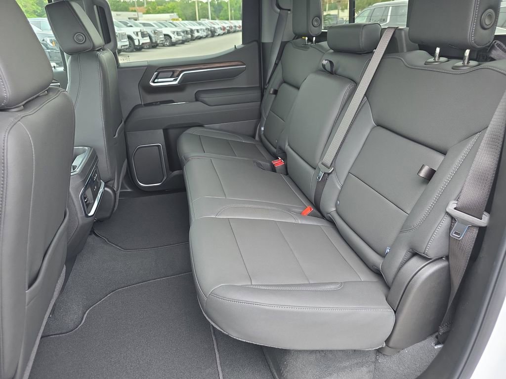 New 2026 Summit White GMC SLT image 32