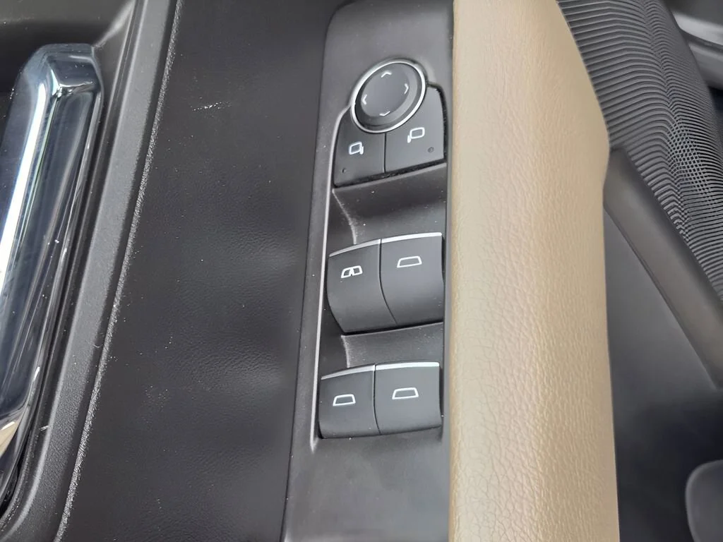 Used 2024 Onyx Black GMC Denali image 9
