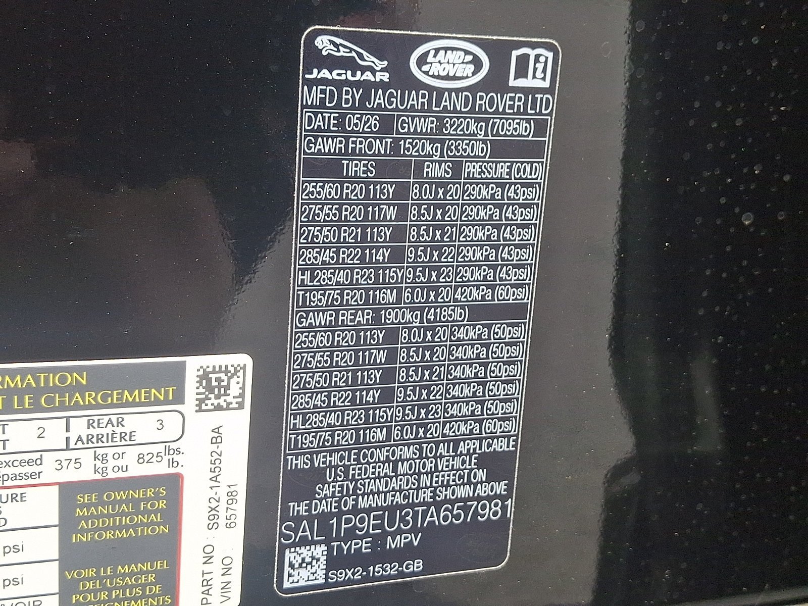 New 2026 Santorini Black LAND ROVER SE image 15