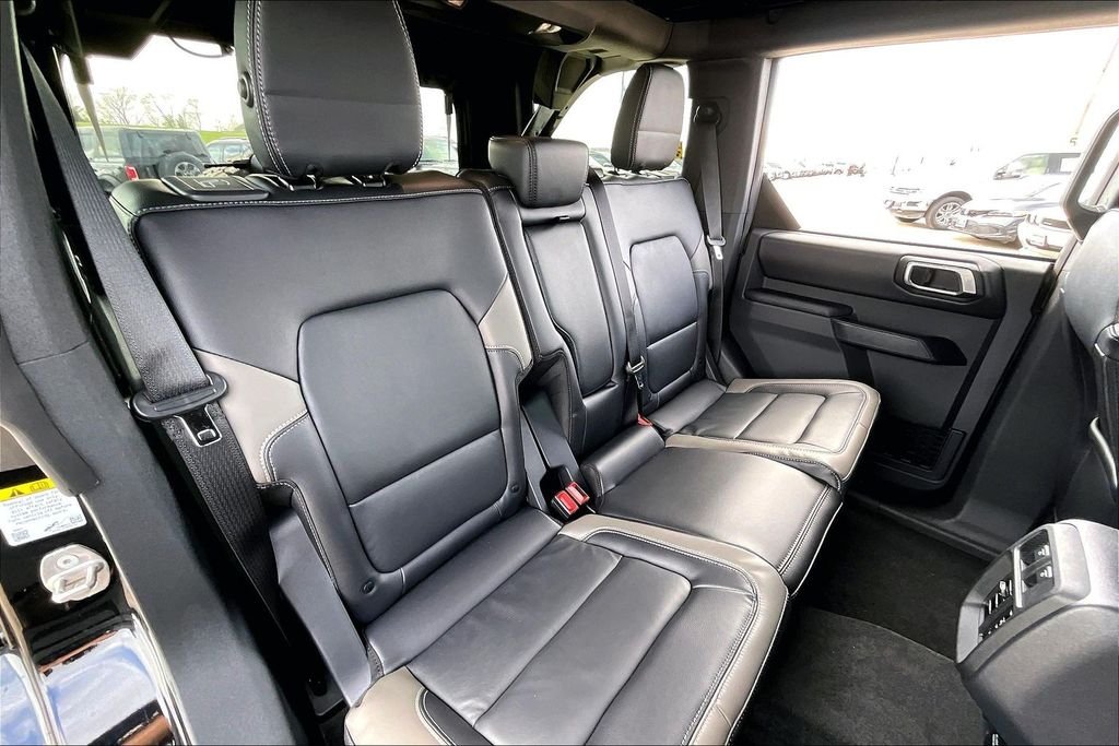 New 2025 Ford Bronco Outer Banks 4D Sport Utility