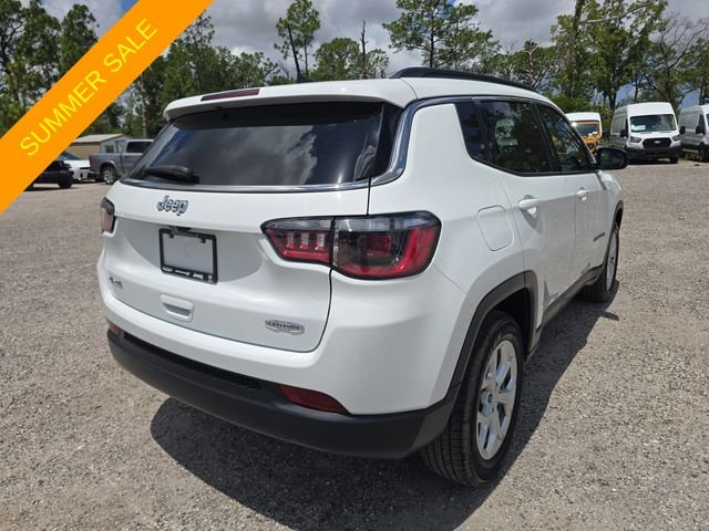 Certified Used 2024 White Jeep Latitude image 4