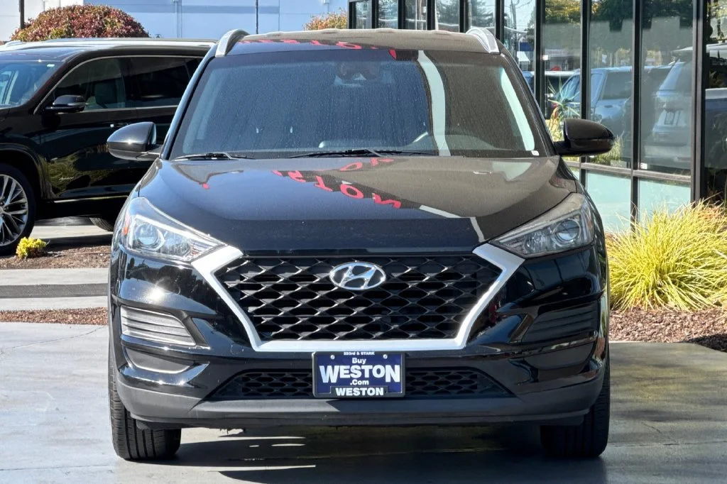 Used 2020 Noir Hyundai Value image 9