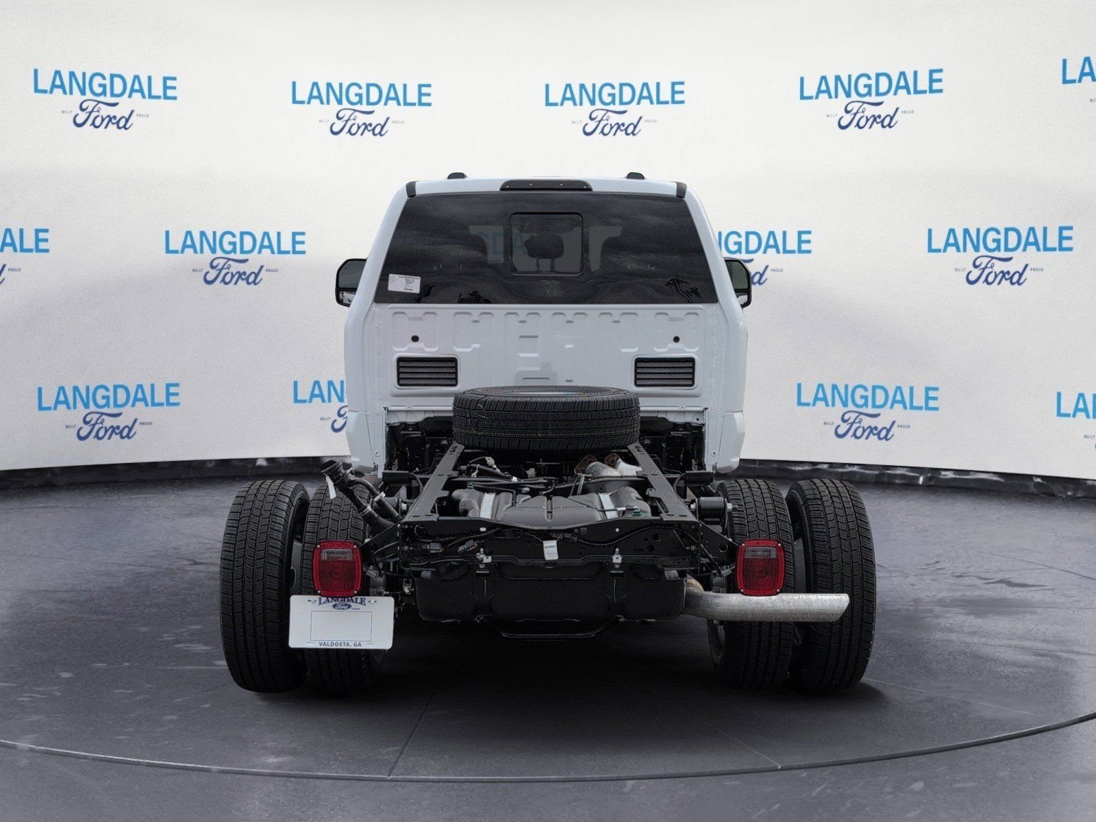 New 2026 Oxford White Ford XL image 8
