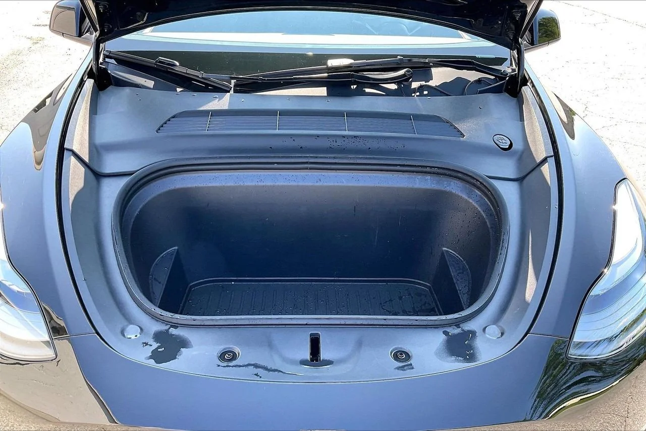 Used 2025  Tesla Performance image 39