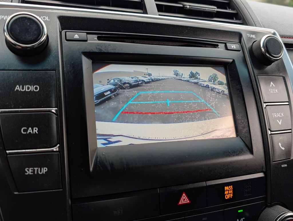 Used 2015 White Toyota SE image 20