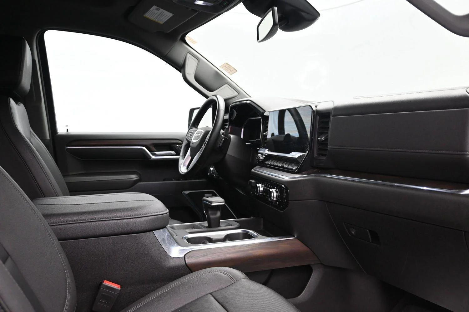 Used 2023 SILVER                    GMC  image 14