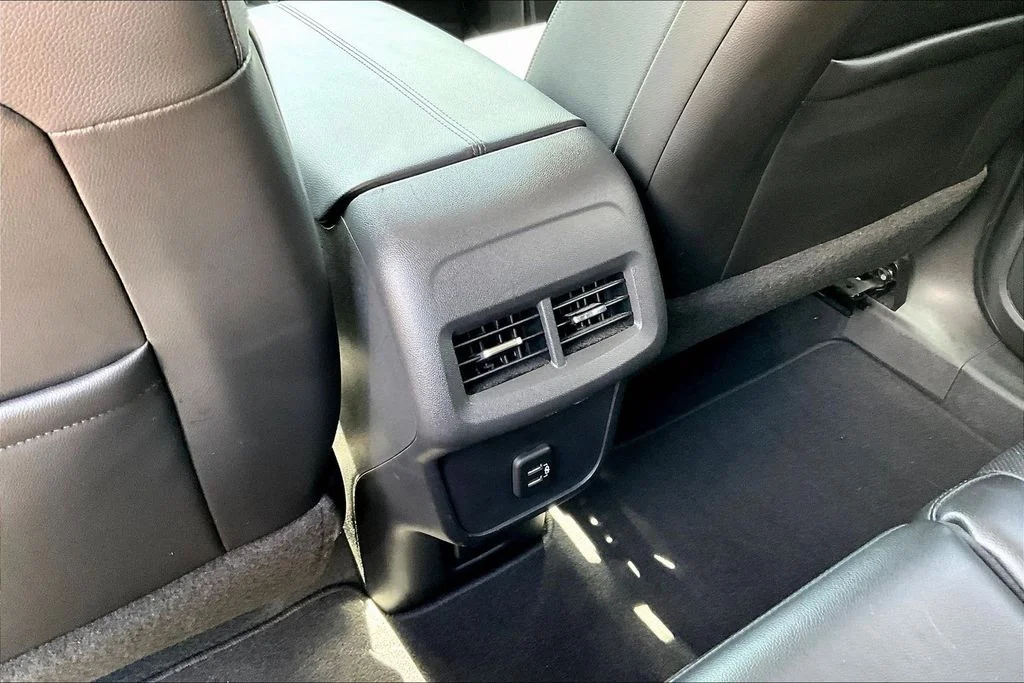 Used 2021 Summit White Chevrolet Premier image 10