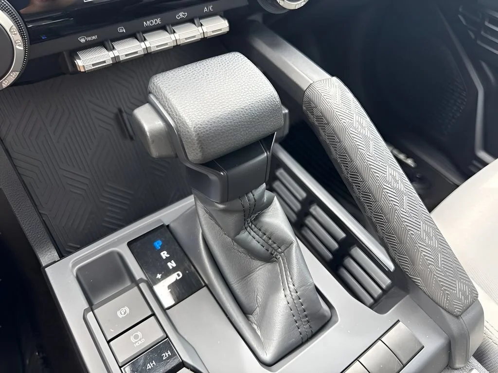 Used 2025  Toyota SR image 16