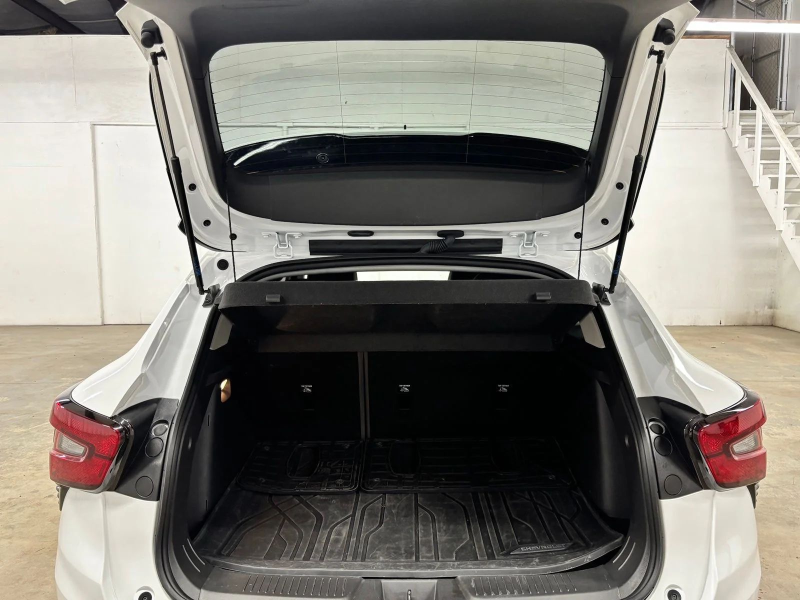 Used 2025 White Chevrolet ACTIV image 24
