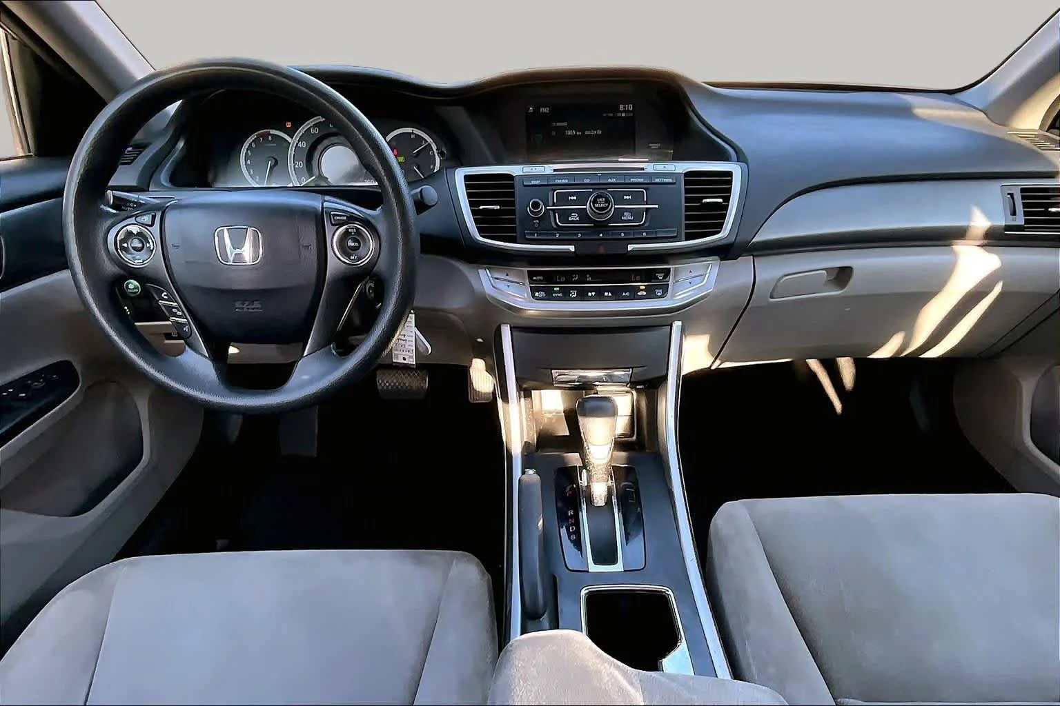 Used 2013 Alabaster Silver Metallic Honda LX image 14