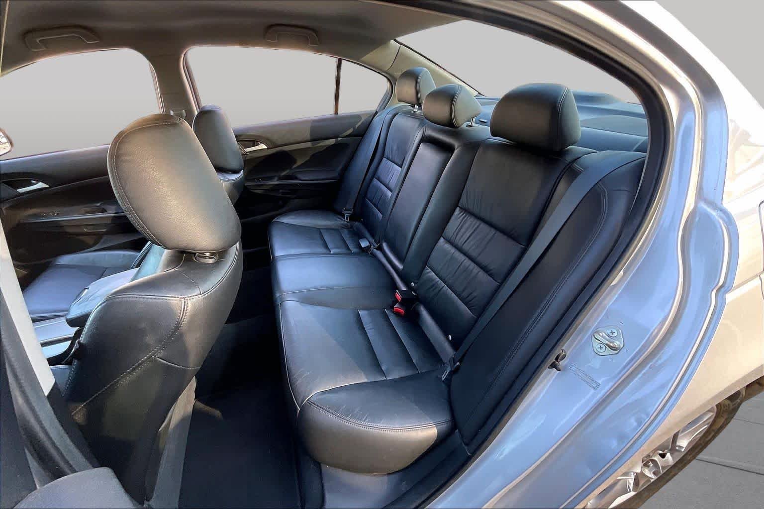 Used 2012 Polished Metal Metallic Honda SE image 19