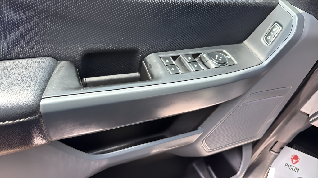 Used 2023 Blue Ford XLT image 11