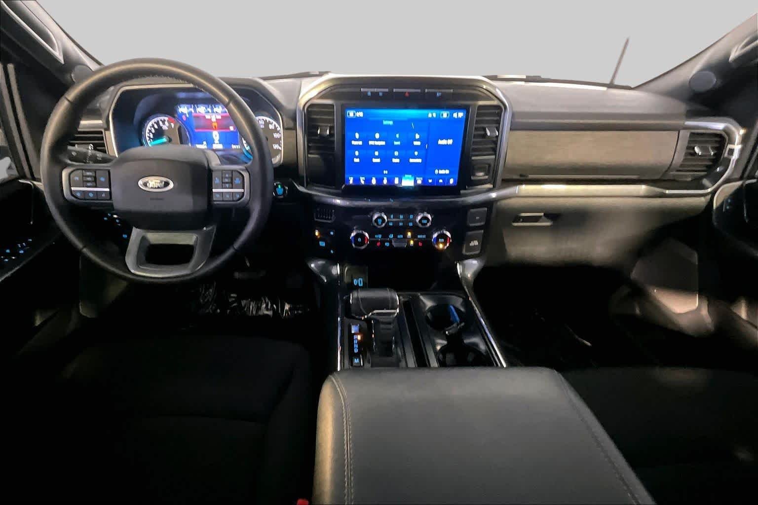 Used 2023 Oxford White Ford XLT image 16