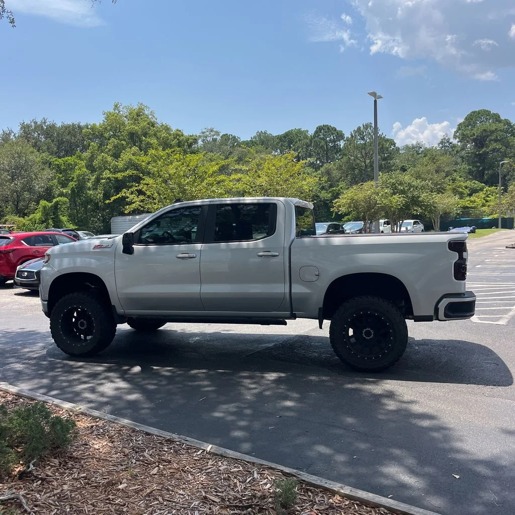 Used 2019 Silver Chevrolet RST image 2