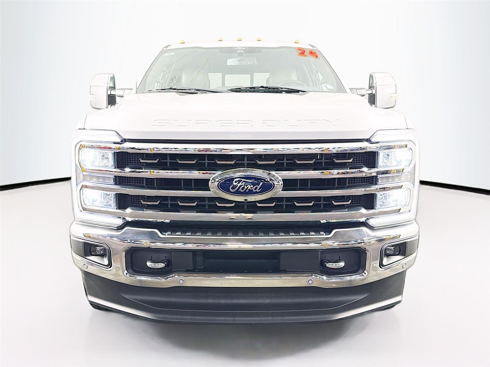 Used 2024 Oxford White Ford King Ranch image 2