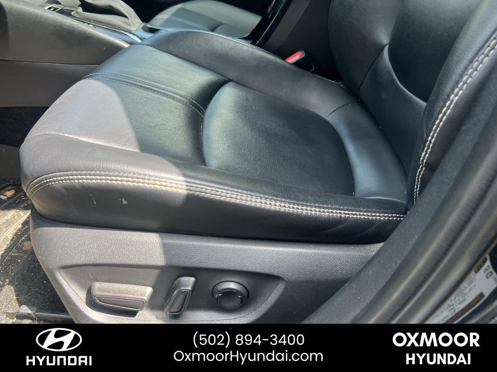 Used 2020 Black Sand Pearl Toyota XLE image 5