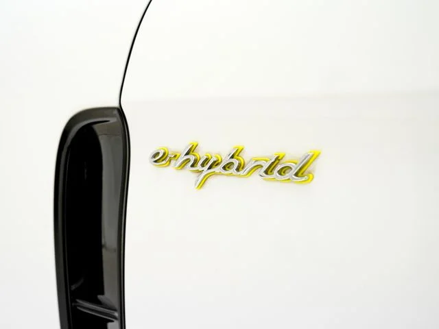 Used 2019  Porsche 4 image 32