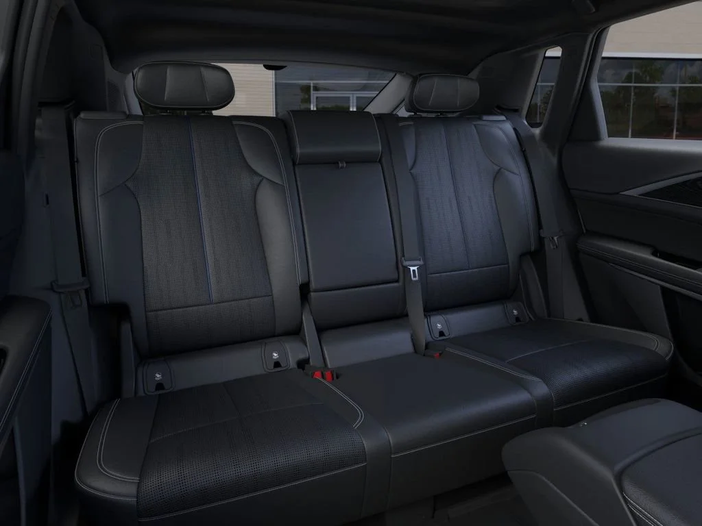 2025 Cadillac LYRIQ Luxury 1 - Photo 31