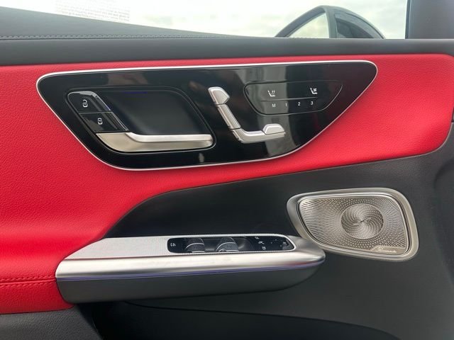 New 2026 Polar White Mercedes-Benz GLC 300 image 12