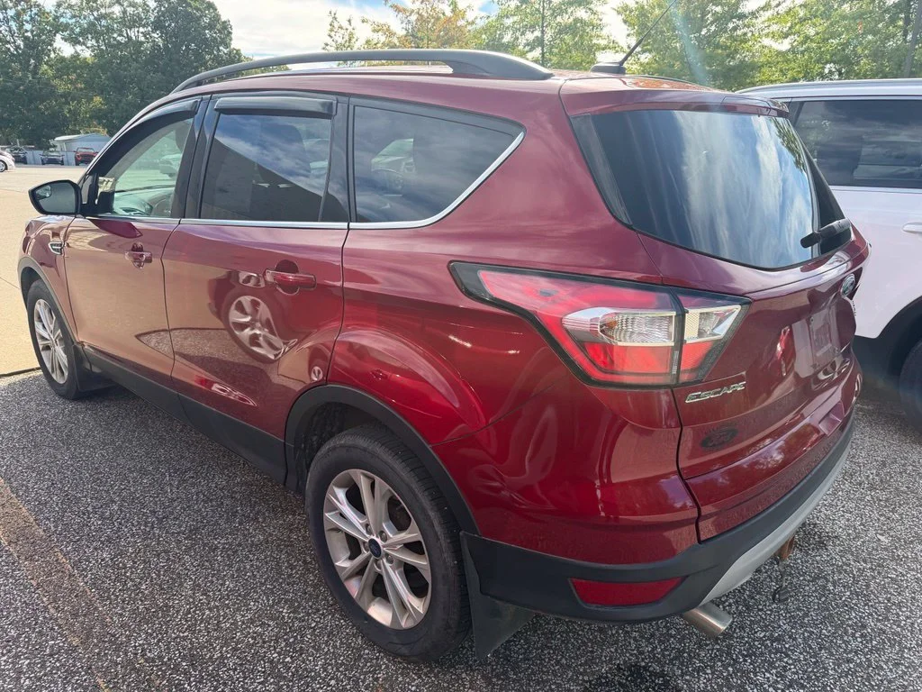 Used 2018 Red Ford SE image 6