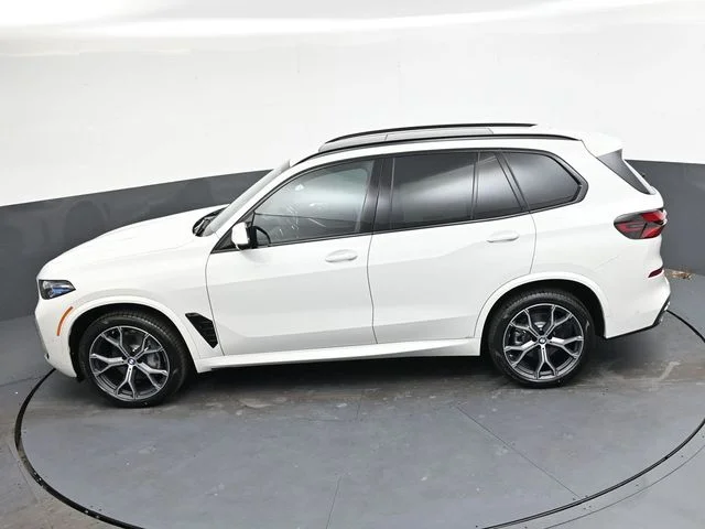 Used 2026 White BMW xDrive40i image 25